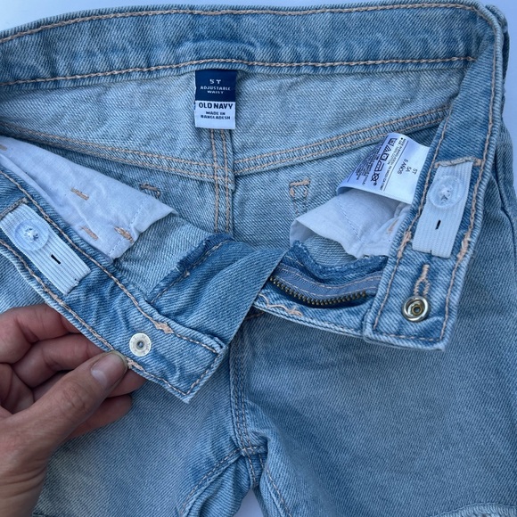 Old Navy Distress Denim Shorts with Elastic Waist, Size 5T - Picture 3 of 3